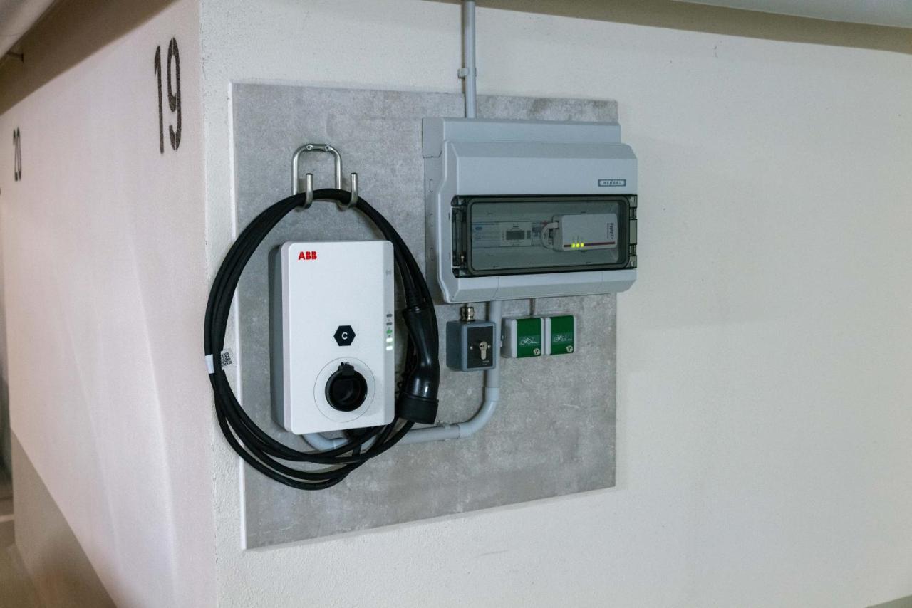 בוסום Pole Poppenspaeler Mit Ladestation מראה חיצוני תמונה